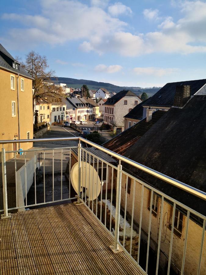 Mooi Ruim Appartement In Antieke Stadsboerderij Schönecken Екстериор снимка