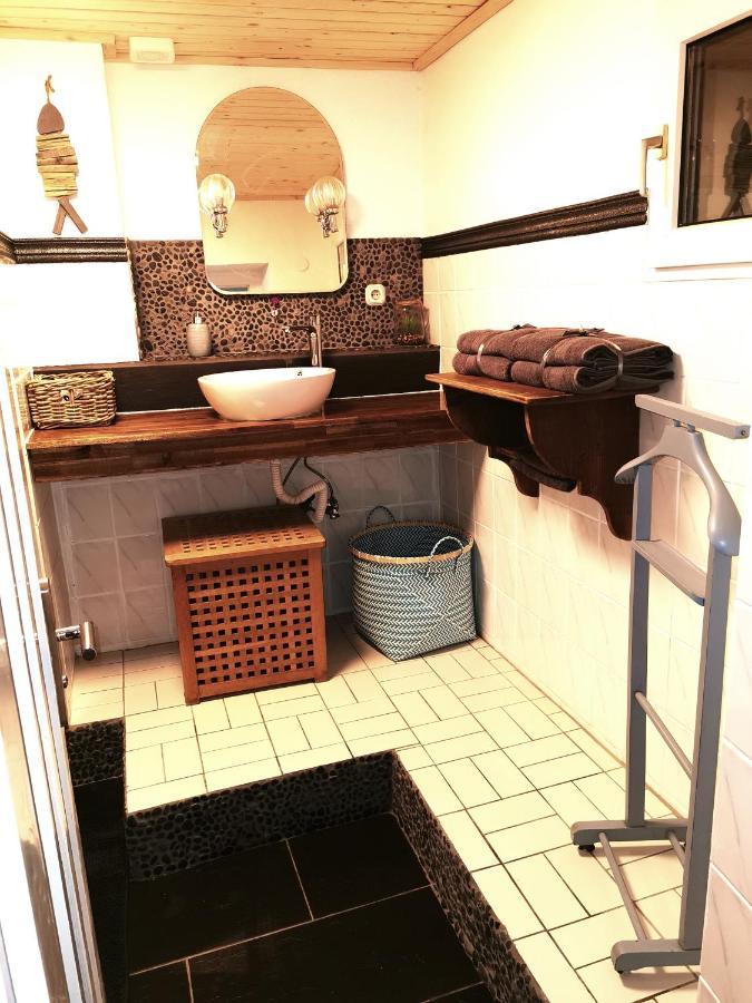 Mooi Ruim Appartement In Antieke Stadsboerderij Schönecken Екстериор снимка